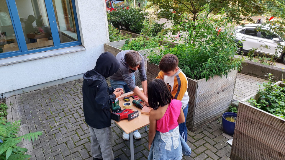 Familienzentrum High-Deck/202509 neue Sitzecke/Eine neue Sitzecke für das Familienzentrum High-Deck (4).png